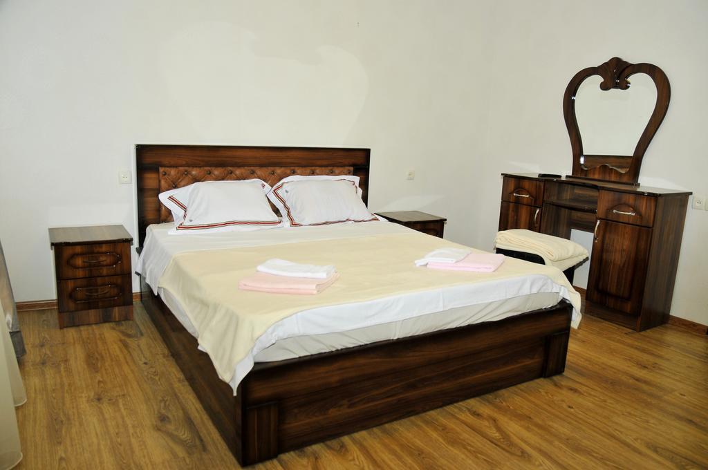 Alma-Ata Hotel Borjomi Rum bild