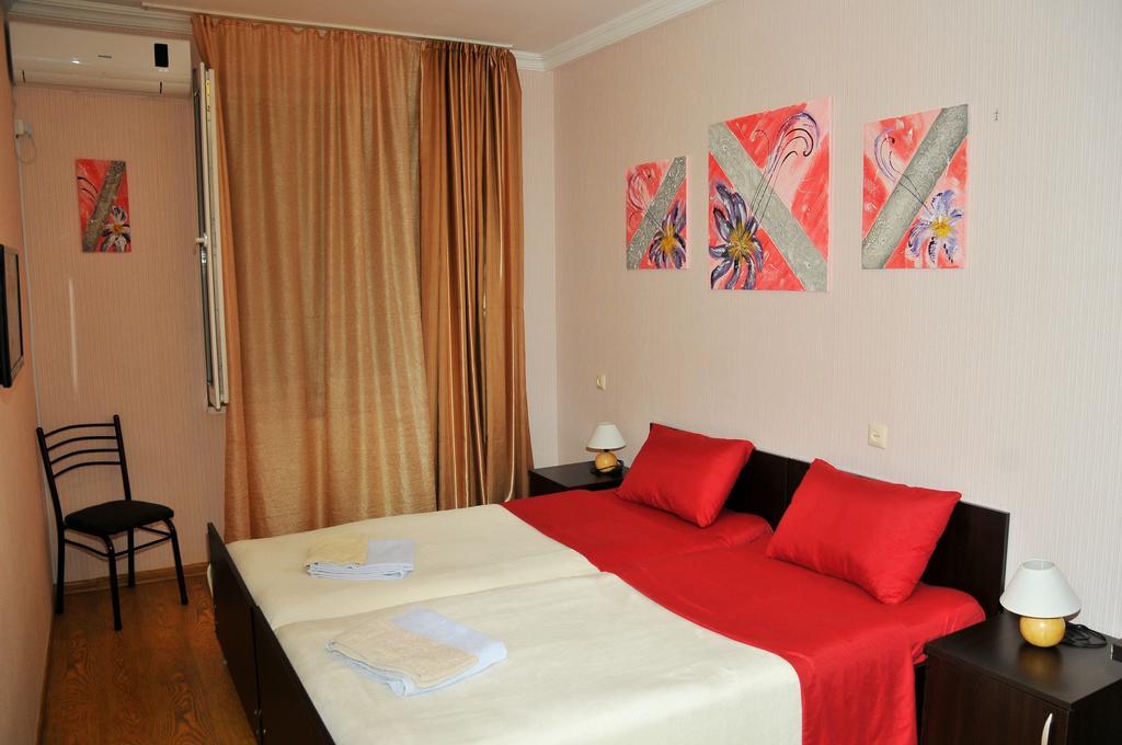 Alma-Ata Hotel Borjomi Rum bild